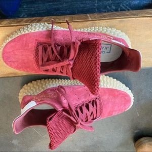 Adidas Gum Bottom Textured Sneaker…like new